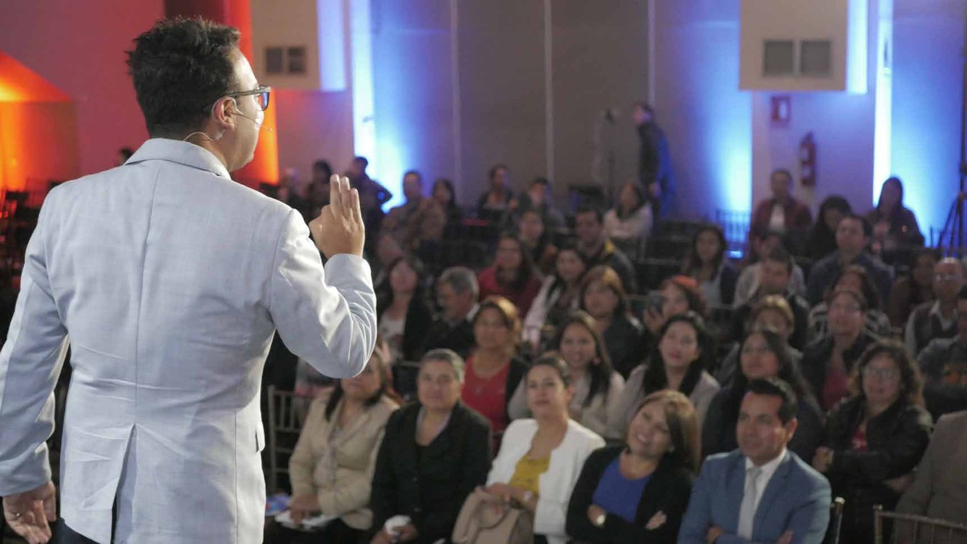 Harold Steven Díaz en conferencia